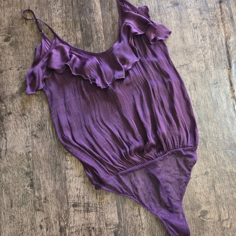 FREE PEOPLE Bodysuit Womens Small Purple Ruffle Mesh Polka Dot Intimately